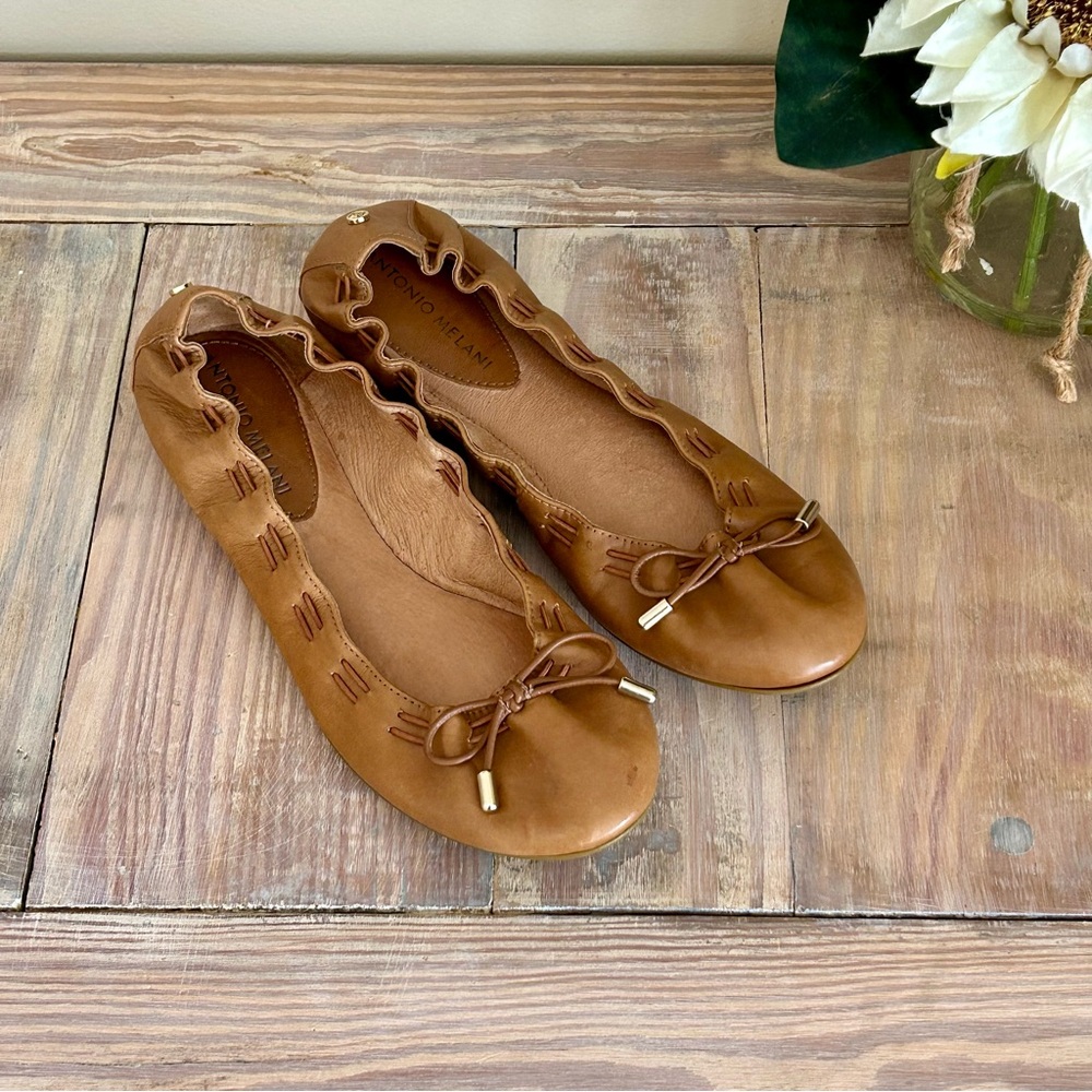 Antonio Melani Scalloped Leather Ballet Flats in Tan